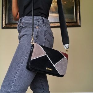 NEW Chic Cross body purse ✨